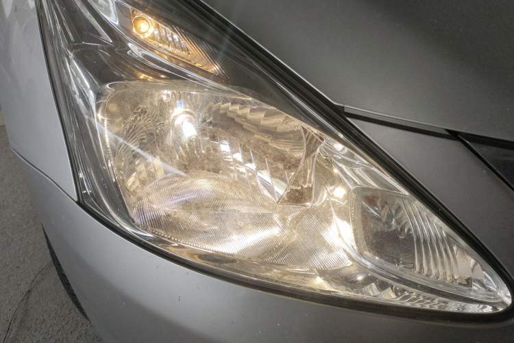 Used Nissan Tiida 2014 1.6L CVT Cool Cafe Edition
