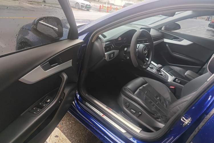 Used Audi A4L 2019 40 TFSI Fashion Version China V
