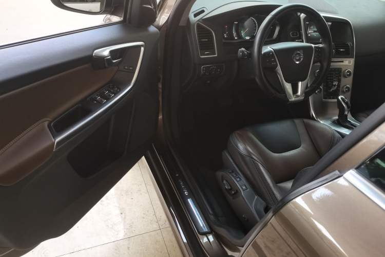 Used Volvo XC60 2017 T5 AWD Smart Upgrade Edition