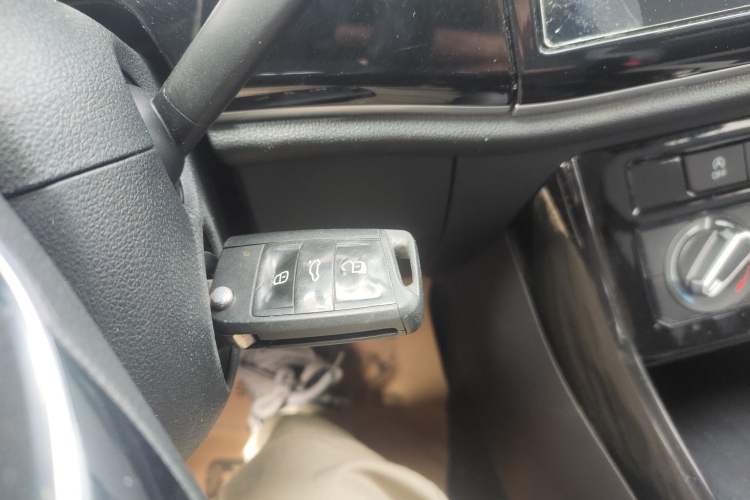 Used Jetta VS5 2019 280TSI Automatic Trend Model Vehicle Key