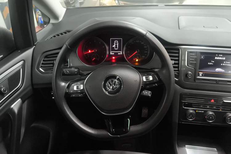 Used Volkswagen Golf Sportsvan 2016 230TSI Manual Entry-Level Trim
