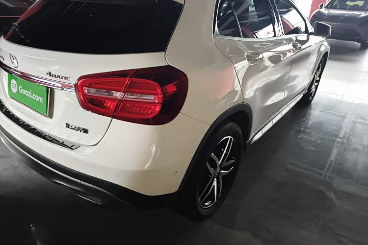 Used Mercedes-Benz GLA 2015 GLA 220 4MATIC Fashion Model
