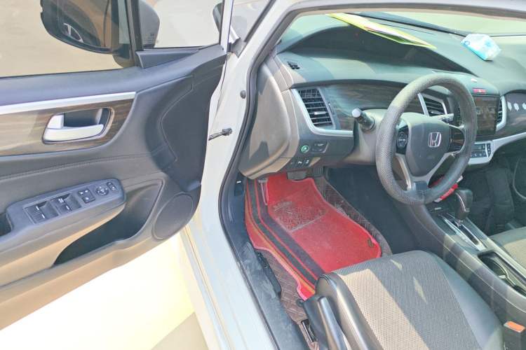 Used Honda Jade 2017 1.8L automatic Comfort version 5 seats
