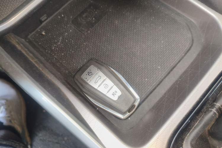 Used Geely Auto Emgrand 2022 4th Generation 1.5L CVT Luxury Model Vehicle Key