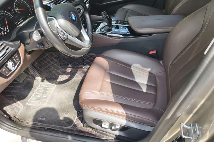 Used BMW 5 Series 2019 525Li Luxury Package Left Front Seat