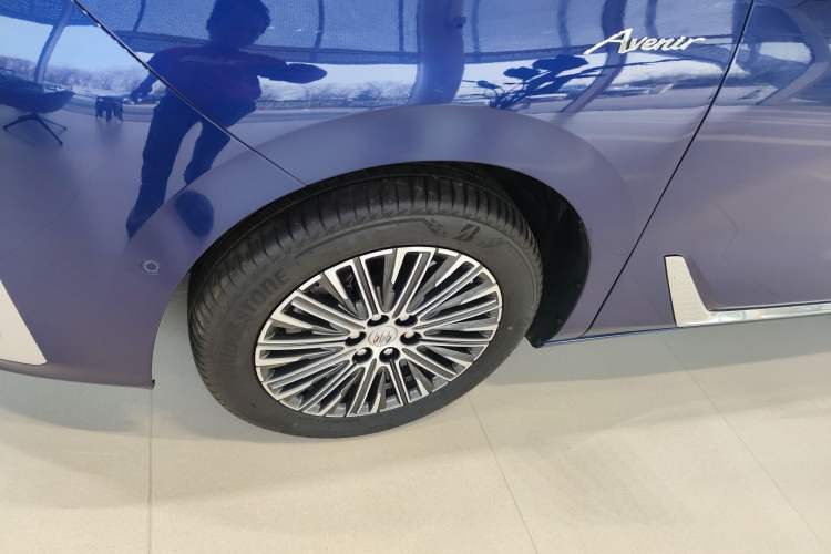 Used Buick GL8 New Energy 2024 Lu Zun Luxury Edition 6-Seater Left Front Wheel Hub