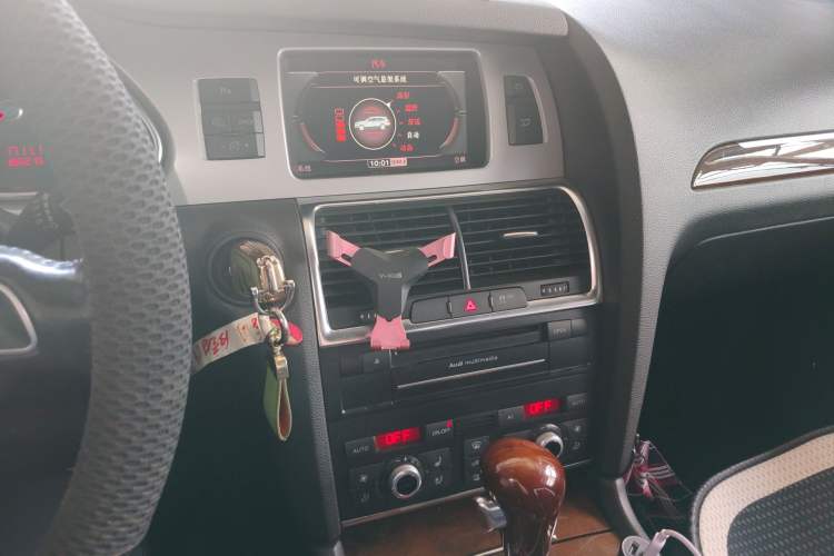 Used Audi Q7 2011 3.0 TFSI Comfort (200kW) Audio And AC Panel