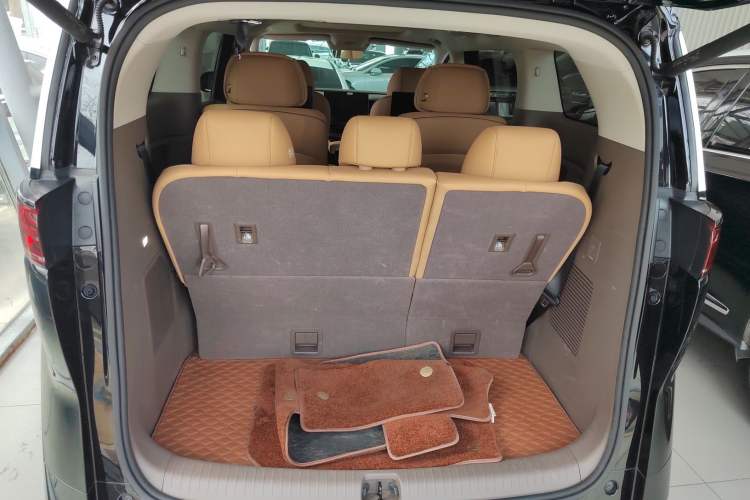 Used Denza D9 2022 DM-i 970 Four-Wheel Drive Prestige Model
