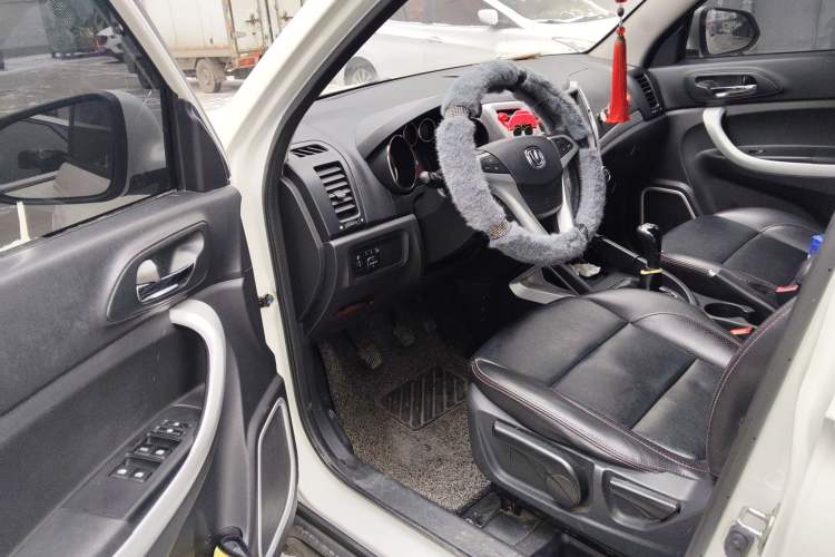 Used CHANGAN CS35 2015 1.6L Manual Luxury Model China IV Standard Driver Seat