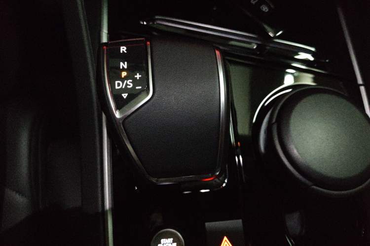 Used Volkswagen Touareg 2020 2.0 TSI RuiShang Edition China VI Standard Gear Lever