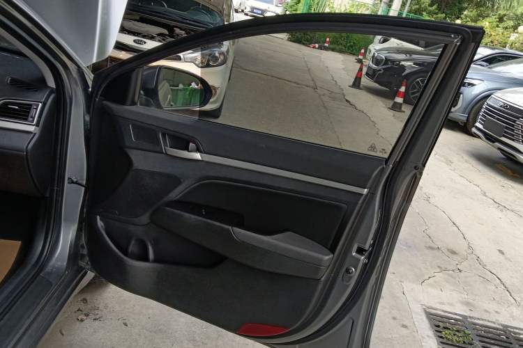 Used Hyundai Elantra (6th Generation / Lingdong) 2016 1.6L Automatic ZhiXuan – Elite Version Right Front Door Interior