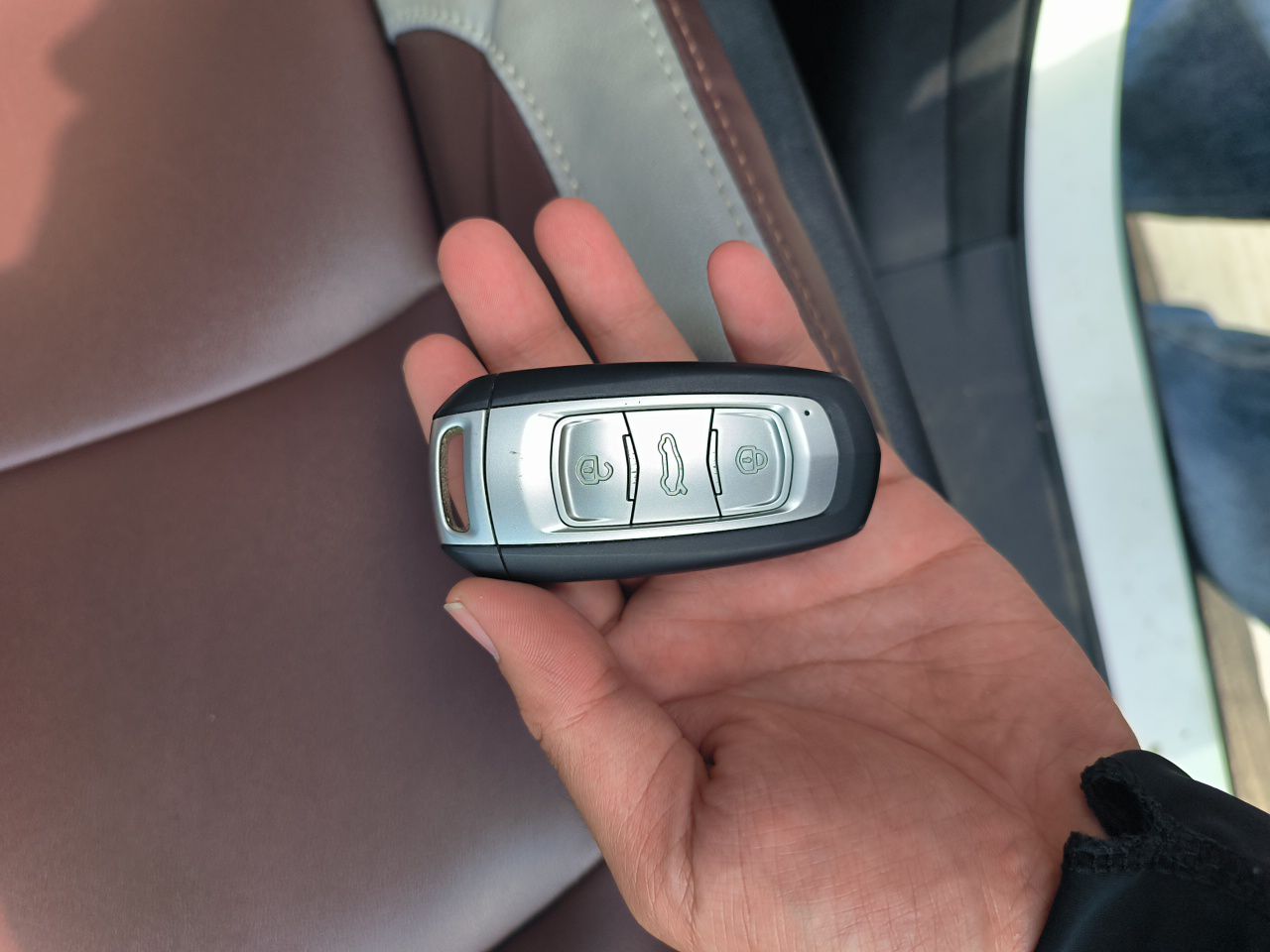 Geely Auto Emgrand X7 Sport 2022 1.8TD DCT Zhiya Trim — снимка 20