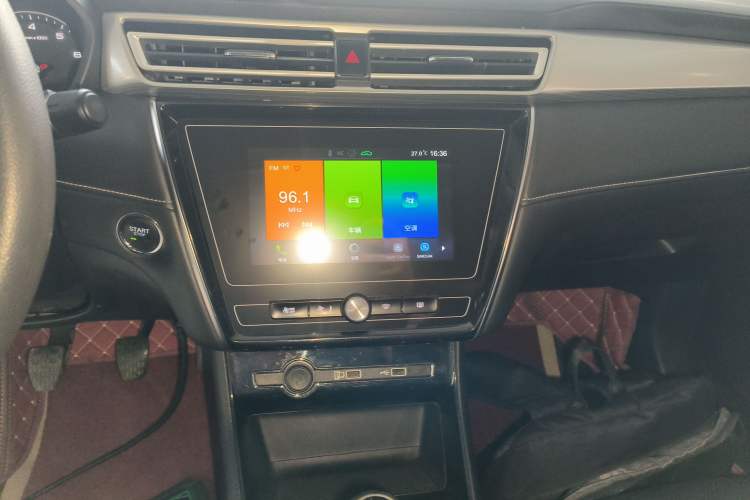 Used Roewe i5 2020 1.5L Manual 4G Connect Leehao Flagship Edition Audio And AC Panel