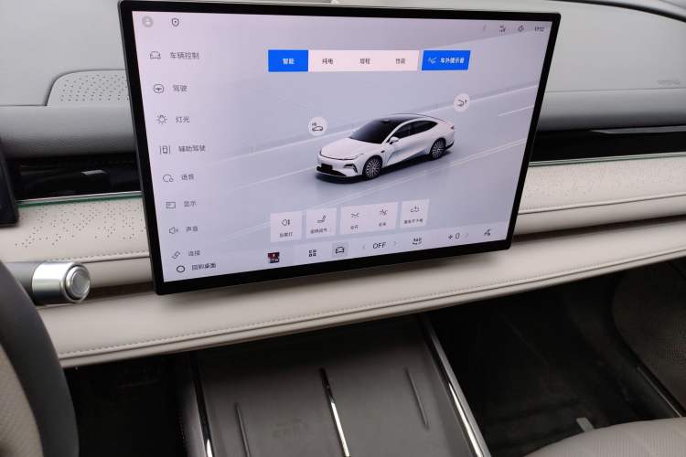 Used Geely Galaxy 8 2025 130km EM-P Exploration Edition Audio And AC Panel