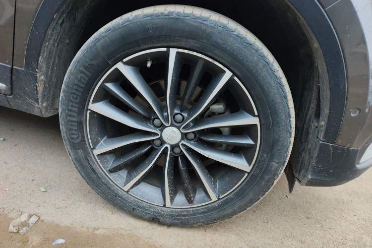 Used Geely Auto Emgrand X7 Sport 2018 1.8TD Automatic All-Wheel-Drive ZhiZun Model with 4G Connectivity