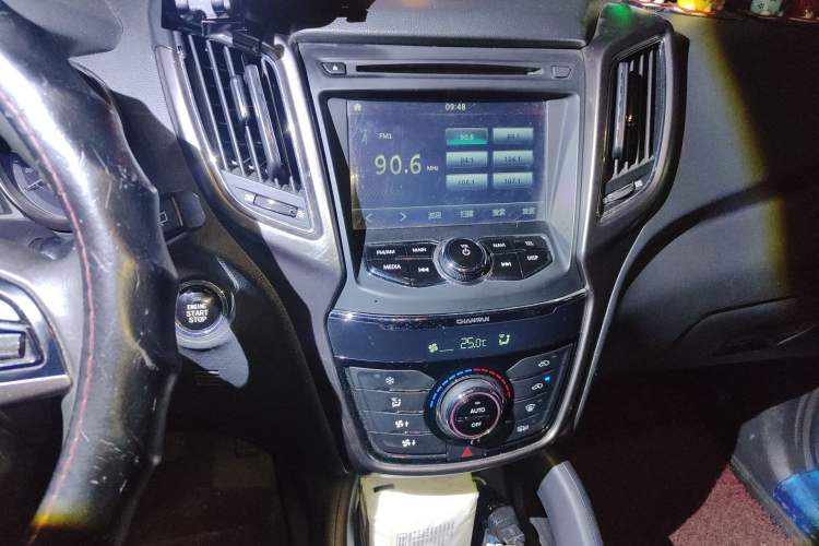 Used CHANGAN CS75 2014 1.8T Automatic Elite Model China IV Standard Audio And AC Panel