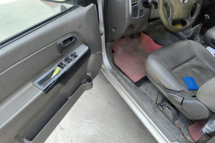 Used Great Wall Wingle 5 2011 2.2L Wealth Edition Two-Wheel Drive Big Double-Cab GW491QE
