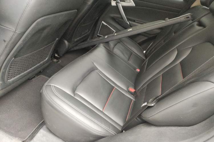 Used Geely Auto Emgrand X7 Sport 2018 1.8TD Automatic Two-Wheel Drive Smart Connect 4G Internet Edition
