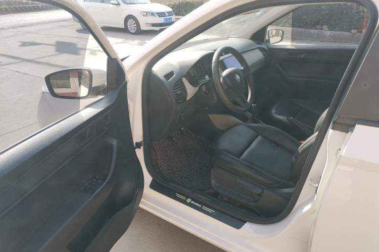 Used Skoda Fabia 2015 1.4L Automatic Front-Drive Model