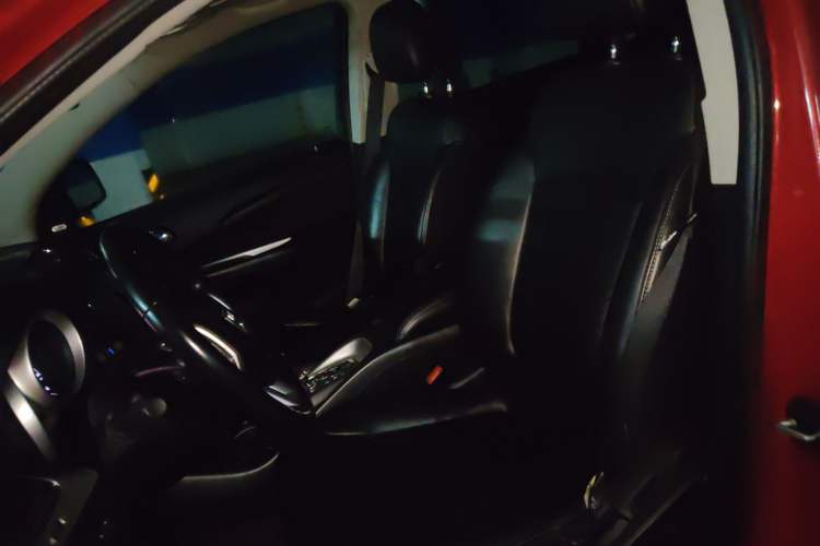 Used Dodge Journey 2013 2.4L Two-Wheel Drive Luxury Version
