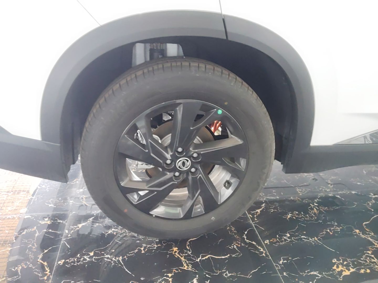 Dongfeng Aeolus SKY EV01 2025 530 km AIR Elite Edition — снимка 11