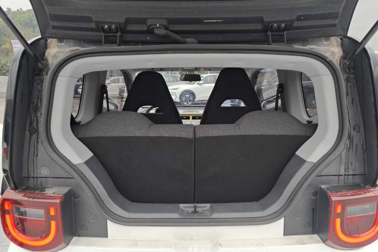 Used Chery QQ Ice Cream 2022 170km Sundae Phosphate Lithium-Ion