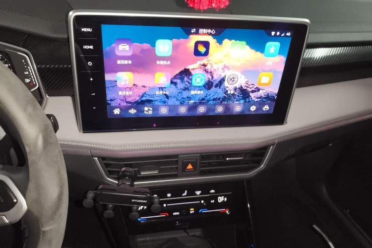 Used Volkswagen Tayron 2024 330TSI Two-Wheel Drive Luxury Plus Advanced Version Audio And AC Panel