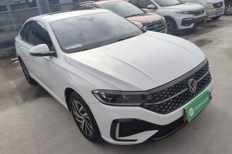 Used Volkswagen Lavida 2024 1.5L Automatic 5 Million Edition Front Right 45 Deg