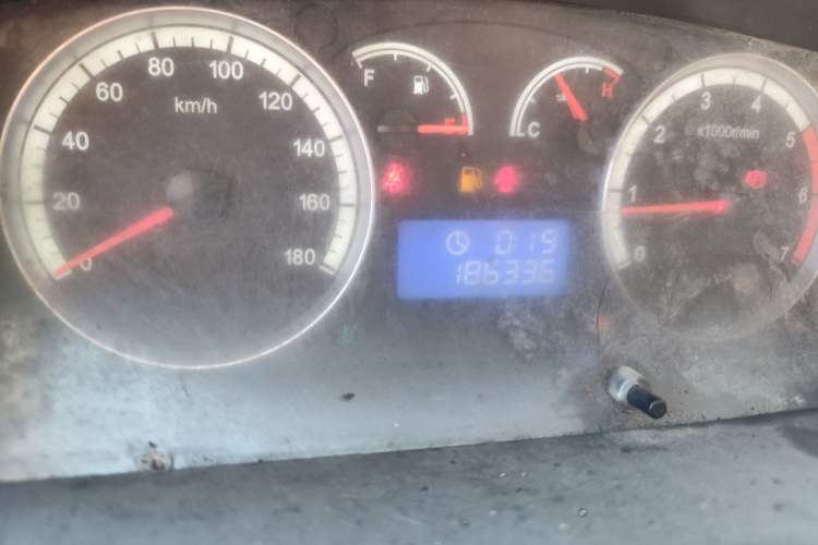 Used Foton Scenic G7 2016 2.0L Commercial Version Long Wheelbase High Roof – 4Q20M Odometer Close Up