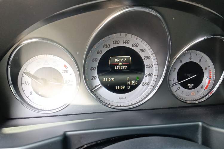 Used Mercedes-Benz GLK-Class 2015 GLK 300 4MATIC Fashion Edition Ultimate Version Instrument Cluster