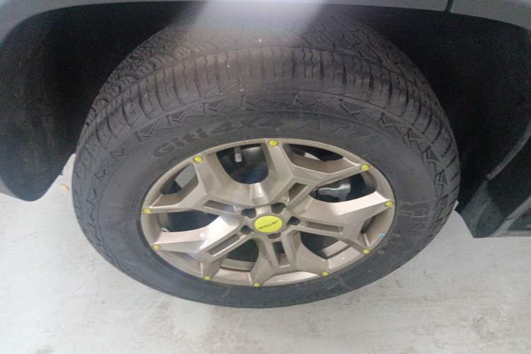 Used JETOUR Traveler 2025 2.0TD Automatic XWD Conquest+ Right Rear Wheel Hub