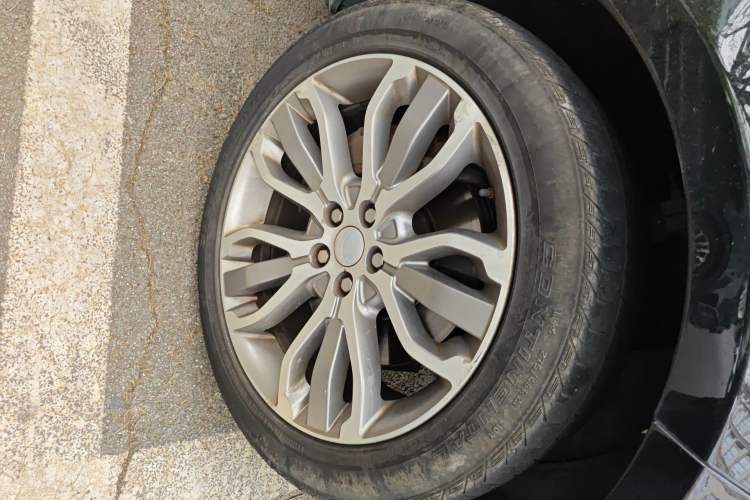 Used Land Rover Range Sport 2015 3.0 SDV6 HSE Right Front Wheel Hub