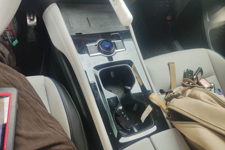 Used Volkswagen Tiguan L 2025 PRO 380TSI Two-Wheel-Drive R-Line Smart Edition
