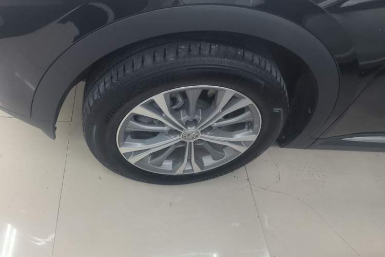 Used Buick Envision 2022 Encore Plus 652T Five-Seat Luxury Model
