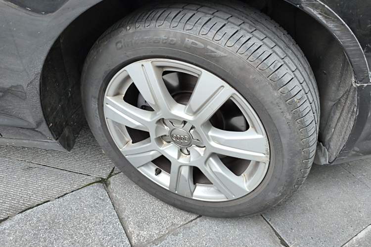 Used Audi A6L 2010 2.4L Comfort Edition Right Front Wheel Hub