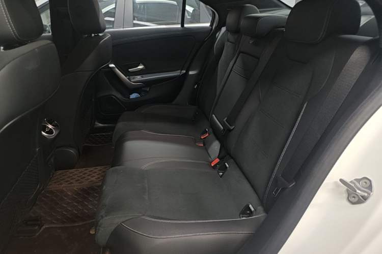 Used Mercedes-Benz A-Class 2022 Revised Version A 200 L Sport Sedan Fashionable Style
