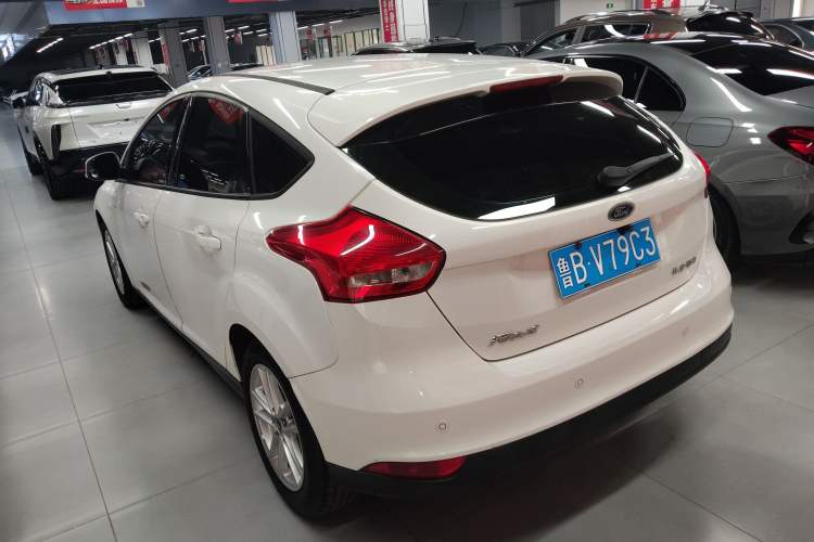 Used Ford Focus 2015 Hatchback 1.6L Automatic Fashion Edition
