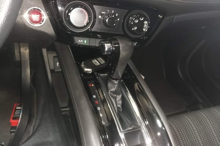 Used Honda Vezel 2016 1.8L CVT Front-Wheel Drive Pioneer Edition
