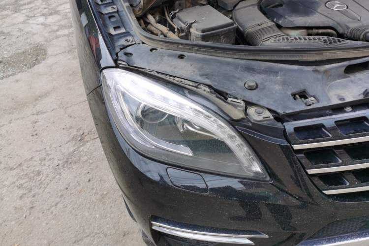 Used Mercedes-Benz M-Class 2014 ML 400 4MATIC Luxury Model Right Front Headlight