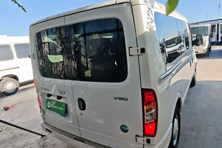 Used SAIC MAXUS Xintu V80 2023 2.0T Manual Classic Aoyuntong Short Wheelbase Ultra-Low Roof 5/6-Seater Rear Right 45 Deg