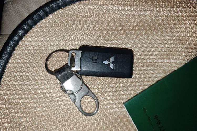 Used Mitsubishi Outlander 2016 2.4L 4x4 Luxury Edition 7-Seater