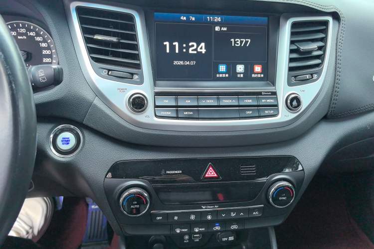 Used Hyundai Tucson 2015 1.6T Dual-Clutch Two-Wheel-Drive Smart Model Audio And AC Panel