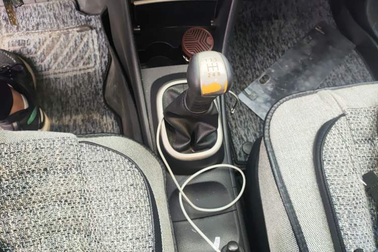 Used Nissan Sylphy 2016 Classic 1.6XE Manual Leading Edition Gear Lever