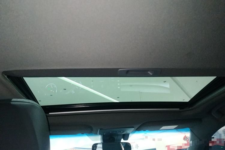 Used Toyota Avalon 2019 Dual-Engine 2.5L Luxury Edition China VI Standard Headliner