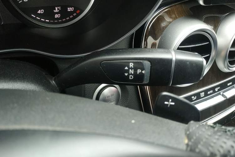 Used Mercedes-Benz GLC 2019 GLC 260 L 4MATIC Dynamic Model Gear Lever