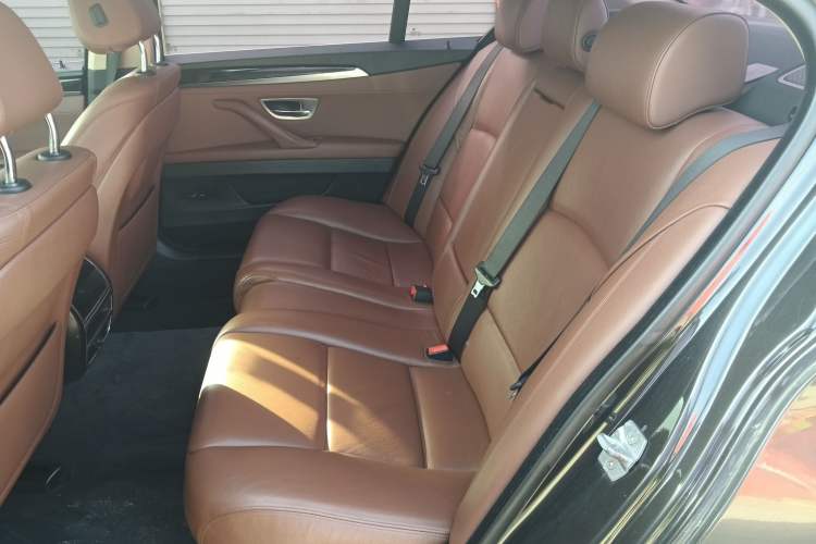 Used BMW 5 Series 2014 525Li Leading Model
