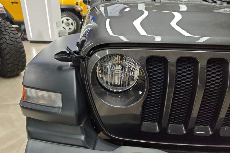 Used Jeep Wrangler 2018 2.0T Sahara Two-Door Edition