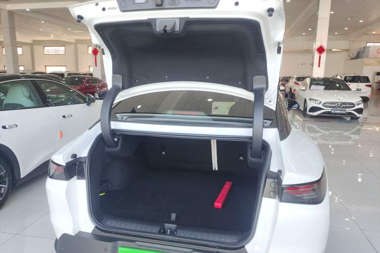 Used ARCFOX Alpha S5 2024 560MAX 185kW Trunk