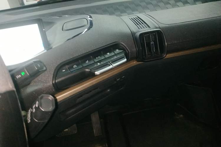 Used Baojun KiWi EV 2021 Artist Model Ternary Lithium