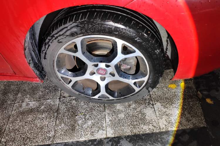 Used Fiat Ottimo 2014 1.4T Automatic Sport Edition Right Front Wheel Hub